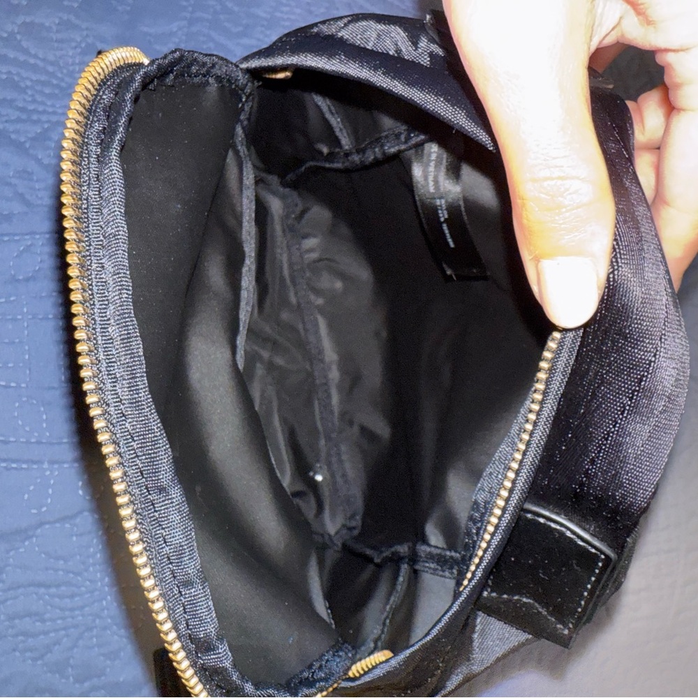 Marc Jacobs black nylon mini Backpack with Gold Accents like new - Picture 4 of 8